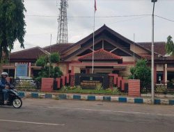 DLH Lempar Isu Longsor ke PU, Kadis PUTR Sumenep Masih Bungkam