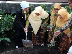 Gubernur Khofifah Apresiasi Konsep Qoryah Thoyyibah Aisyiyah Jatim untuk Ketahanan Pangan Berbasis Desa