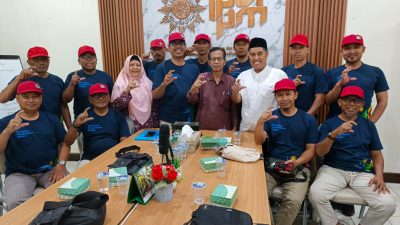 Rombongan PCM Kota Sumenep foto bersama Mutiullah Hamid (Wakil Ketua LPCR PP Muhammadiyah) di Gedung PP Muhammadiyah Jogjakarta